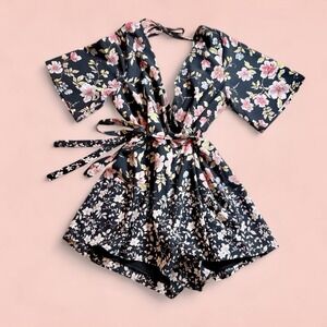 Women’s Black Floral Romper M V-Neck Tie Back Belted Shorts Boho Summer Festival